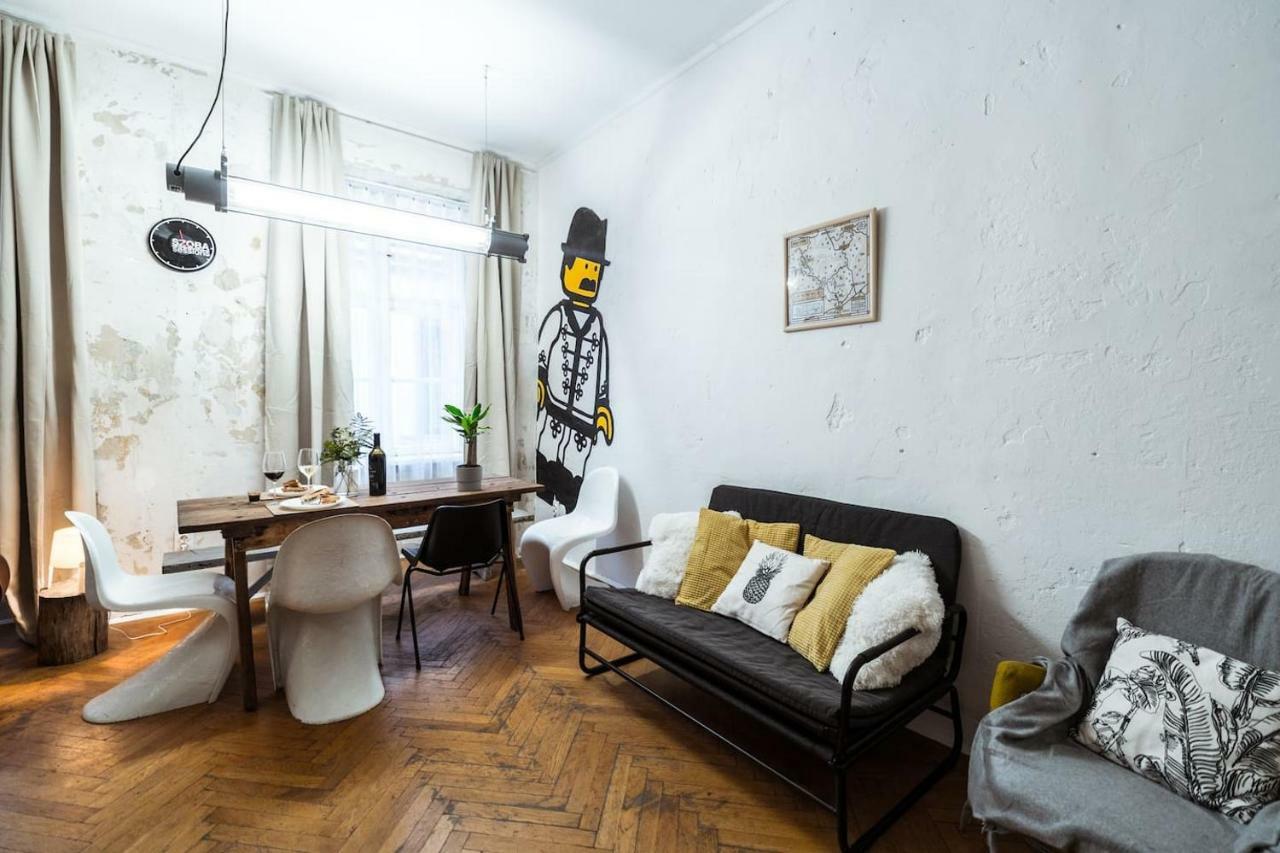 A Szoba Apartman Pecs Exterior photo